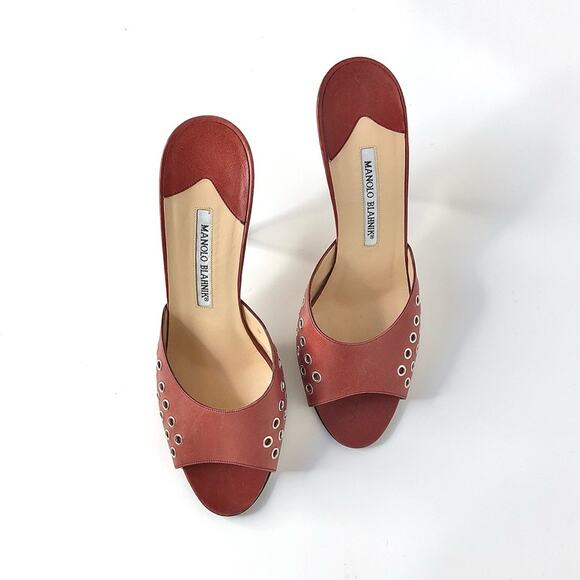 Manolo Blahnik Retro Vintage Brown Leather Grommet Slip On Mules Sandals 40 - Picture 2 of 9
